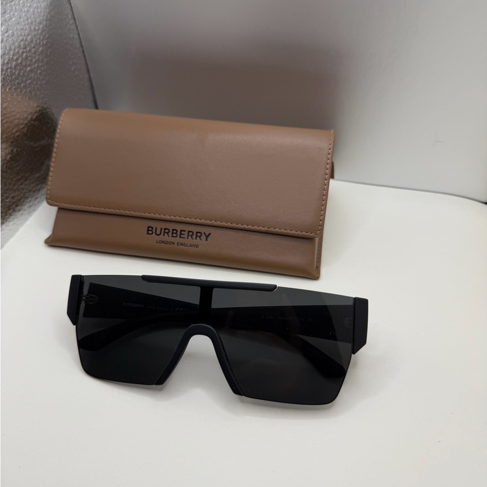 Burberry Sleek Black Sunglasses - Picture 5 of 7